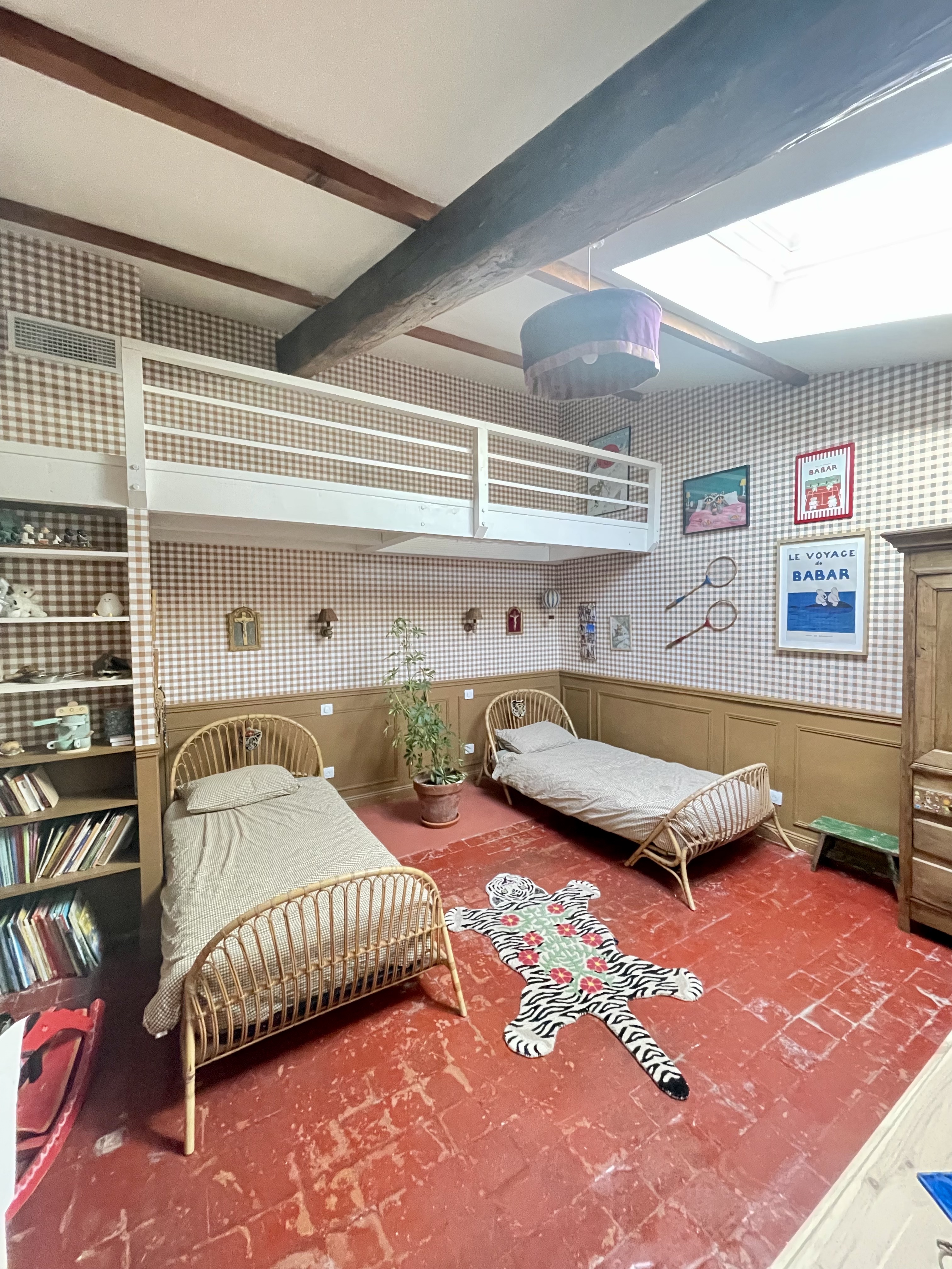 Chambre d'enfant avec lit mezzanine